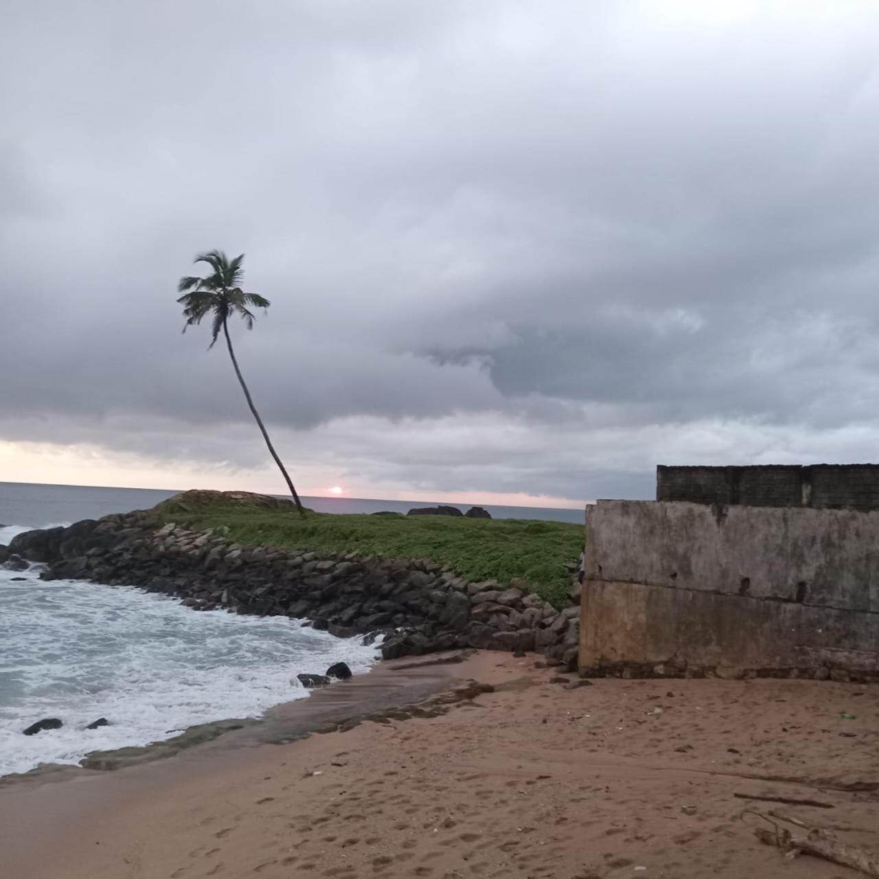 Sunset Beach Villa Galle Exterior photo